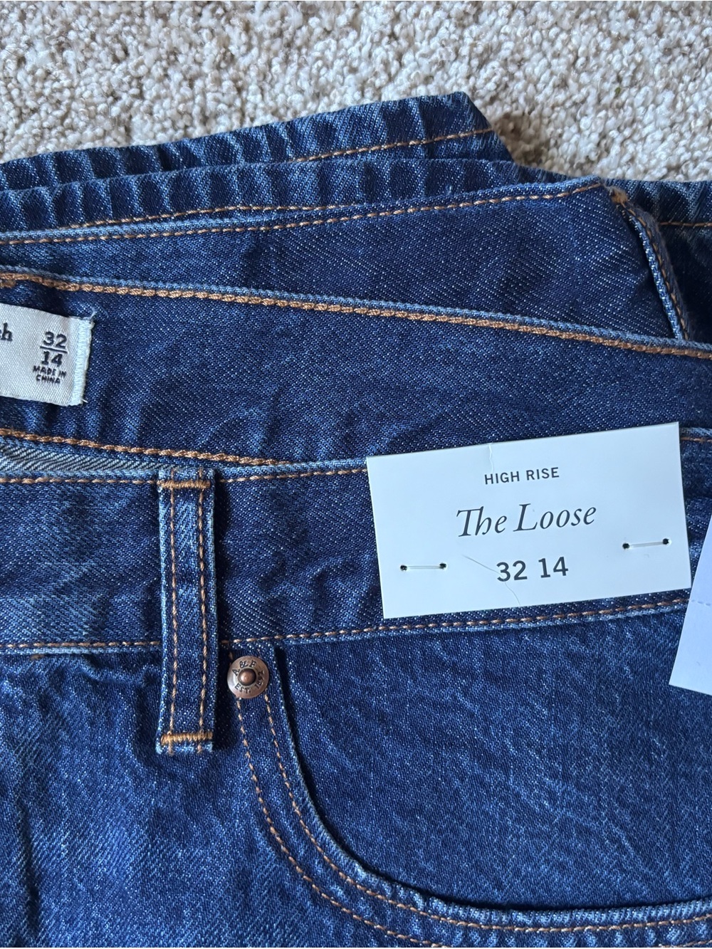 Abercrombie & Fitch High-Rise Loose Jeans in Dark Blue Denim